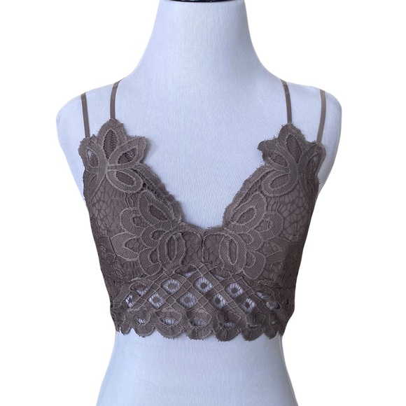 WISHLIST Lace Bralette in Taupe - Picture 3 of 6